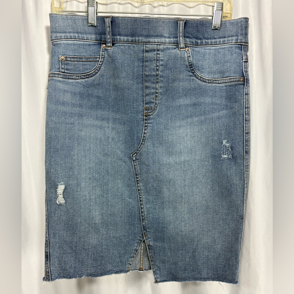 Spanx Distressed Med Wash Elastic Waist Raw Hem Pull On Pencil Denim Skirt Sz M